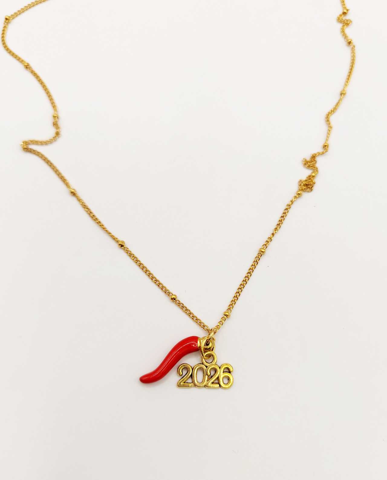 lucky-charm-2026-netclace-pepper-closer Necklace Lucky Charm 2026 "Red Chili Pepper"