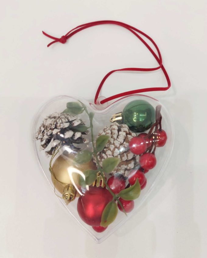 Heart Festive Arrangement Diameter 12 cm