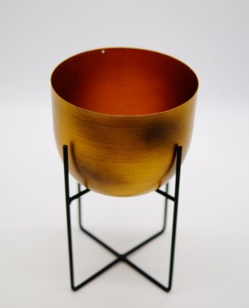 pot copper on stand