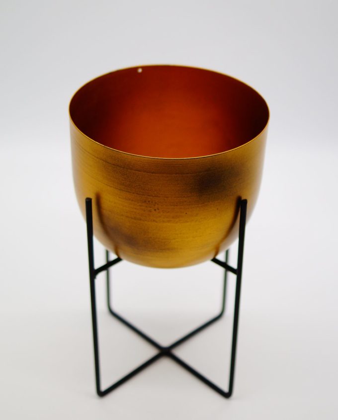 pot copper on stand
