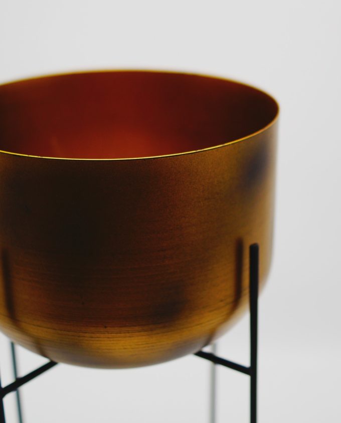 pot copper on stand