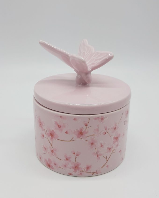 Πορσελάνινη ροζ θήκη κοσμημάτων με καπάκι με πουλί. Διαστάσεις: ύψος 13 cm, διάμετρος 11 cm