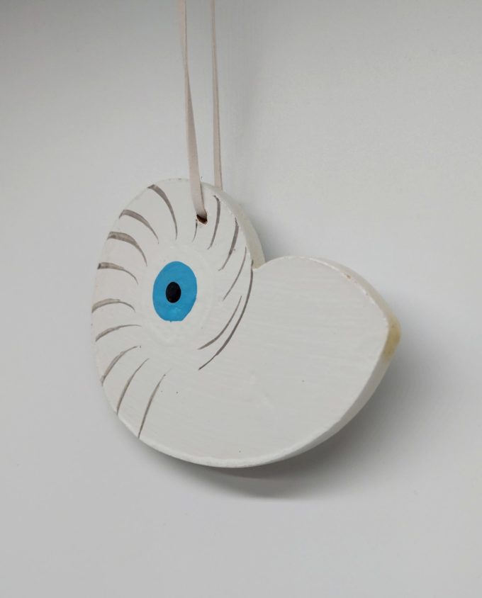 Seashell Evil Eye Wooden Handmade 10.5 cm x 8 cm white