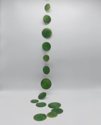 Garland Mother of Pearl Green & Gold