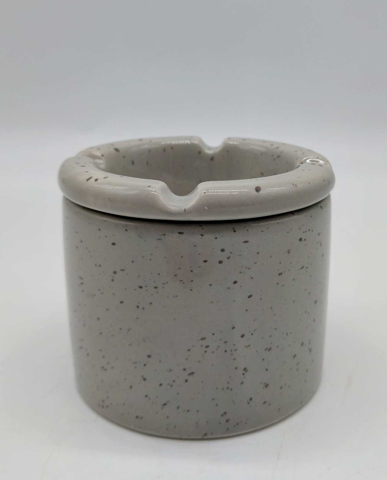 Ashtray Ceramic Gray Spotted Diameter 10 cm — Fenalie