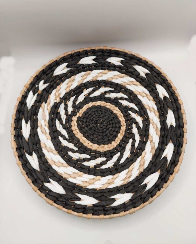 Handwoven Round Palm Leaf Platter Diam. 30 cm II