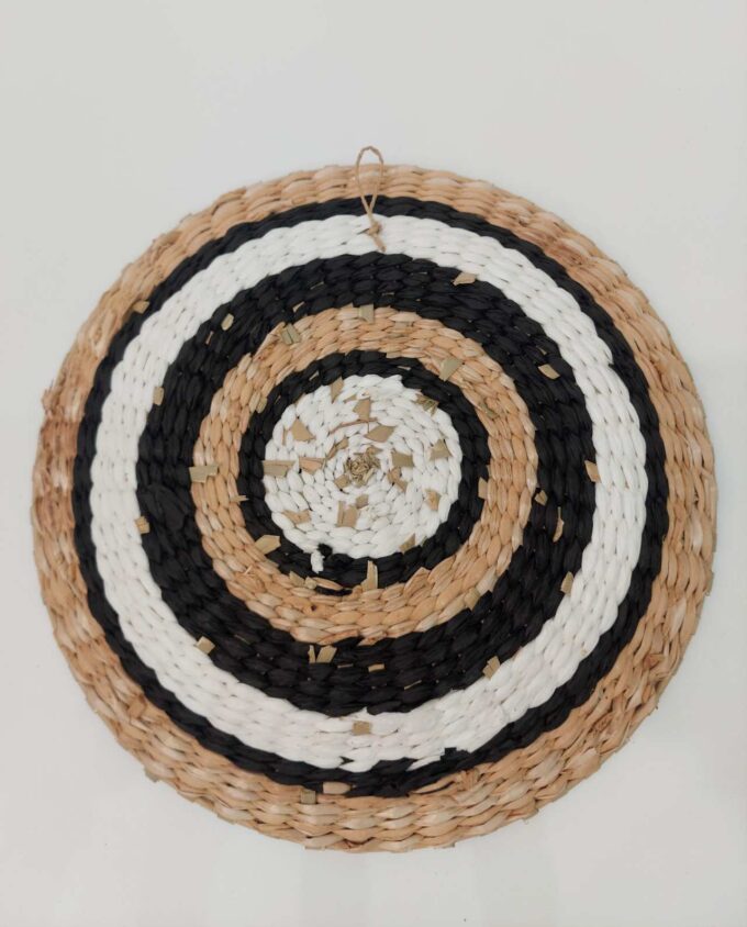 Handwoven Round Palm Leaf Platte Diam. 35 cm back side