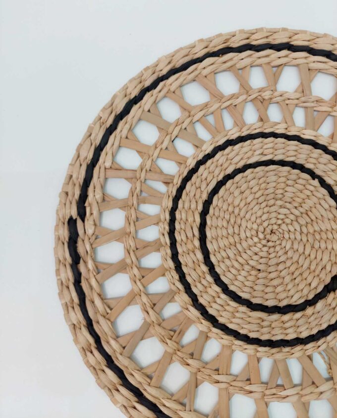 Handwoven Round Palm Leaf Platte Diam. 35 cm III