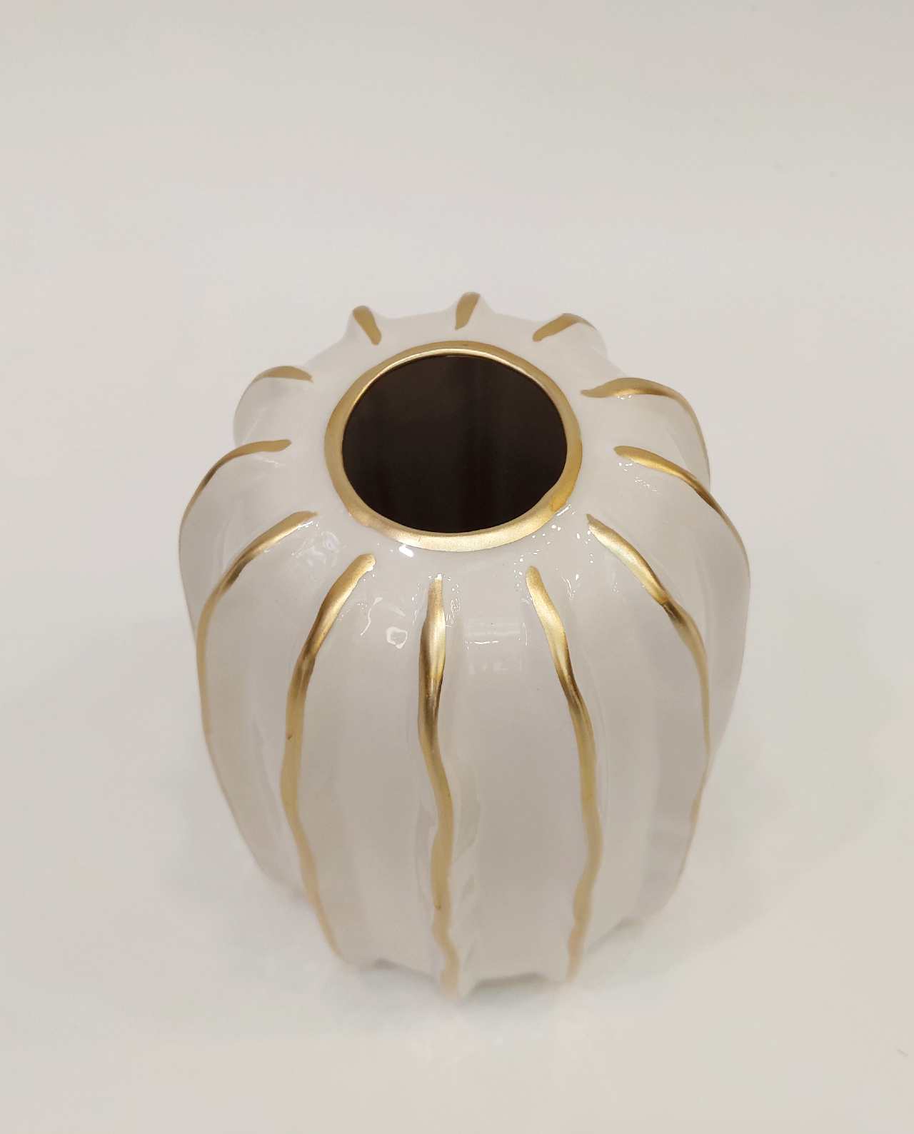 ceramic-vase-beige-golden-above Vase Ceramic Beige Golden Lines