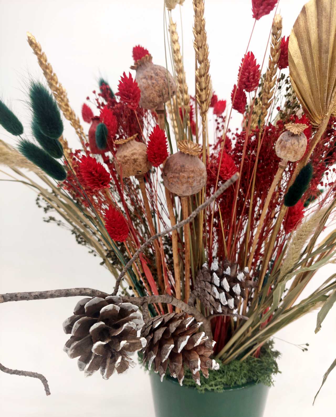christmas-dried-flowers-arrangement-green-pot-closer Christmas Dried Flower Arrangement Green Pot
