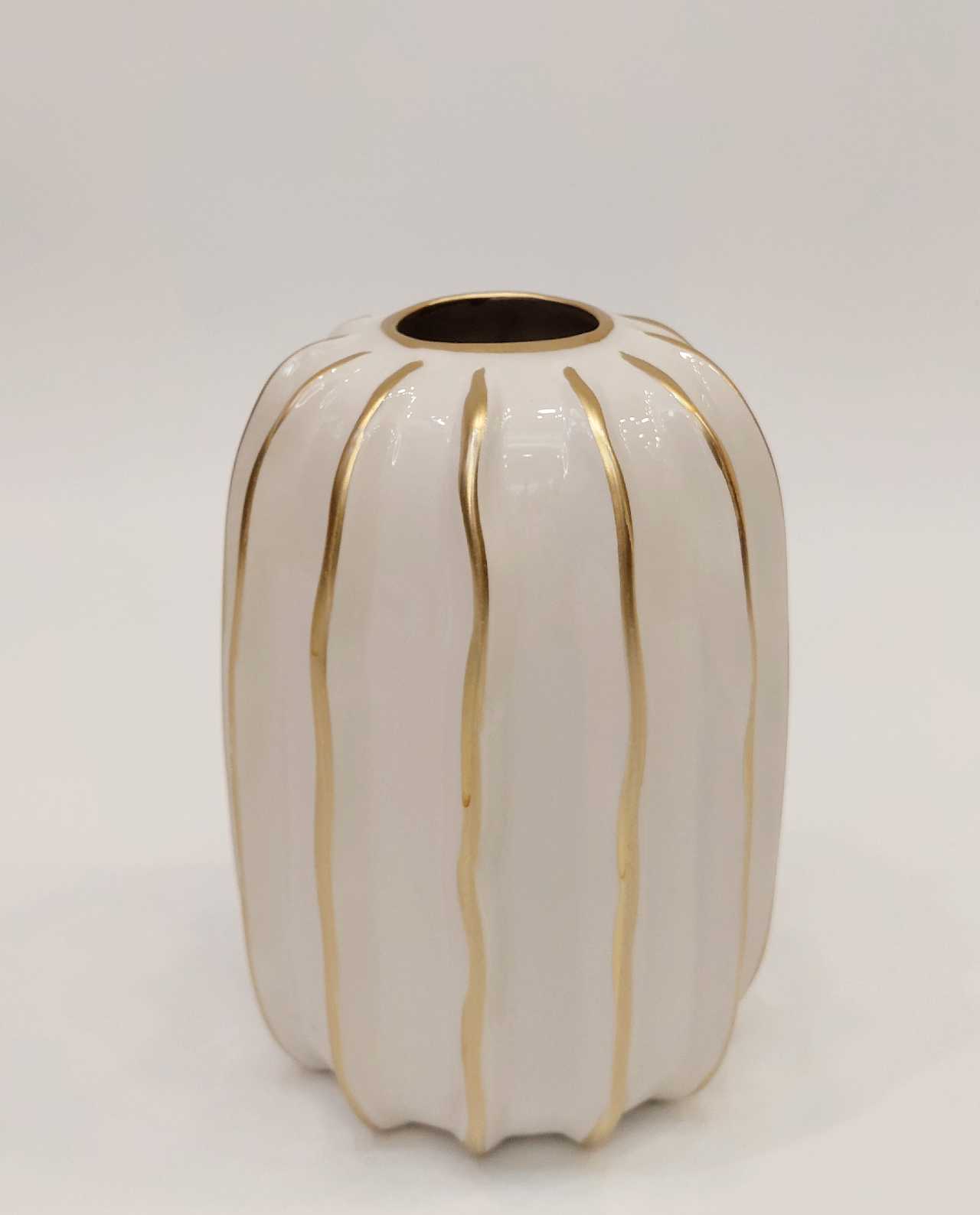 vase-ceramic-beige-golden Vase Ceramic Beige Golden Lines